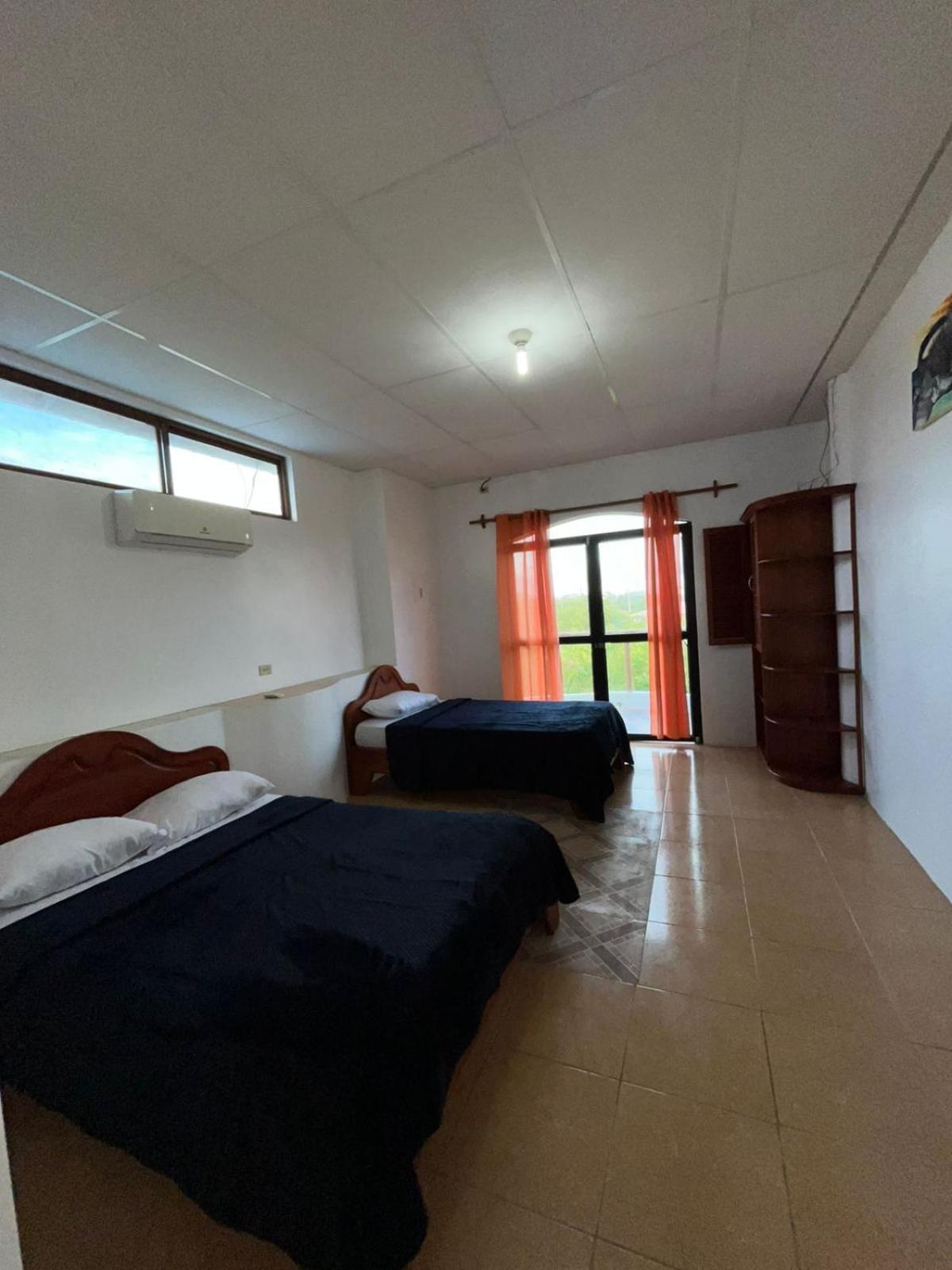 Hostal Neptuno - Poseidon Puerto Villamil Zewnętrze zdjęcie