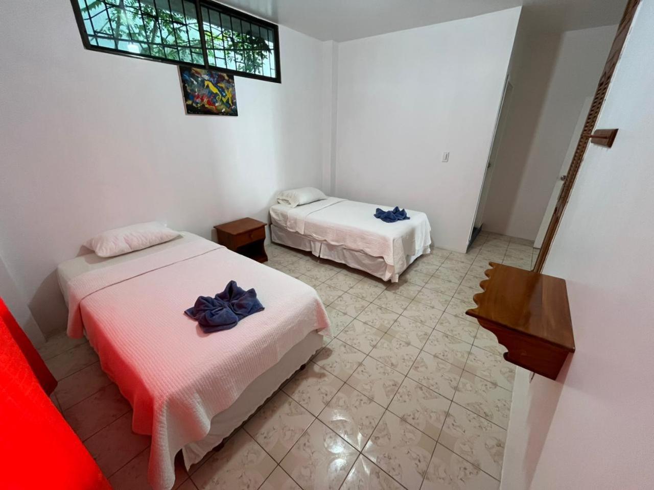 Hostal Neptuno - Poseidon Puerto Villamil Zewnętrze zdjęcie