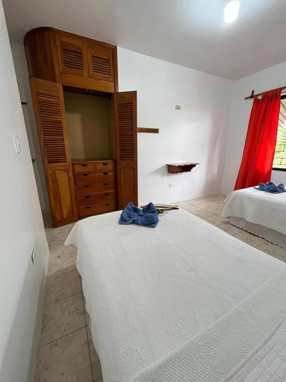 Hostal Neptuno - Poseidon Puerto Villamil Zewnętrze zdjęcie