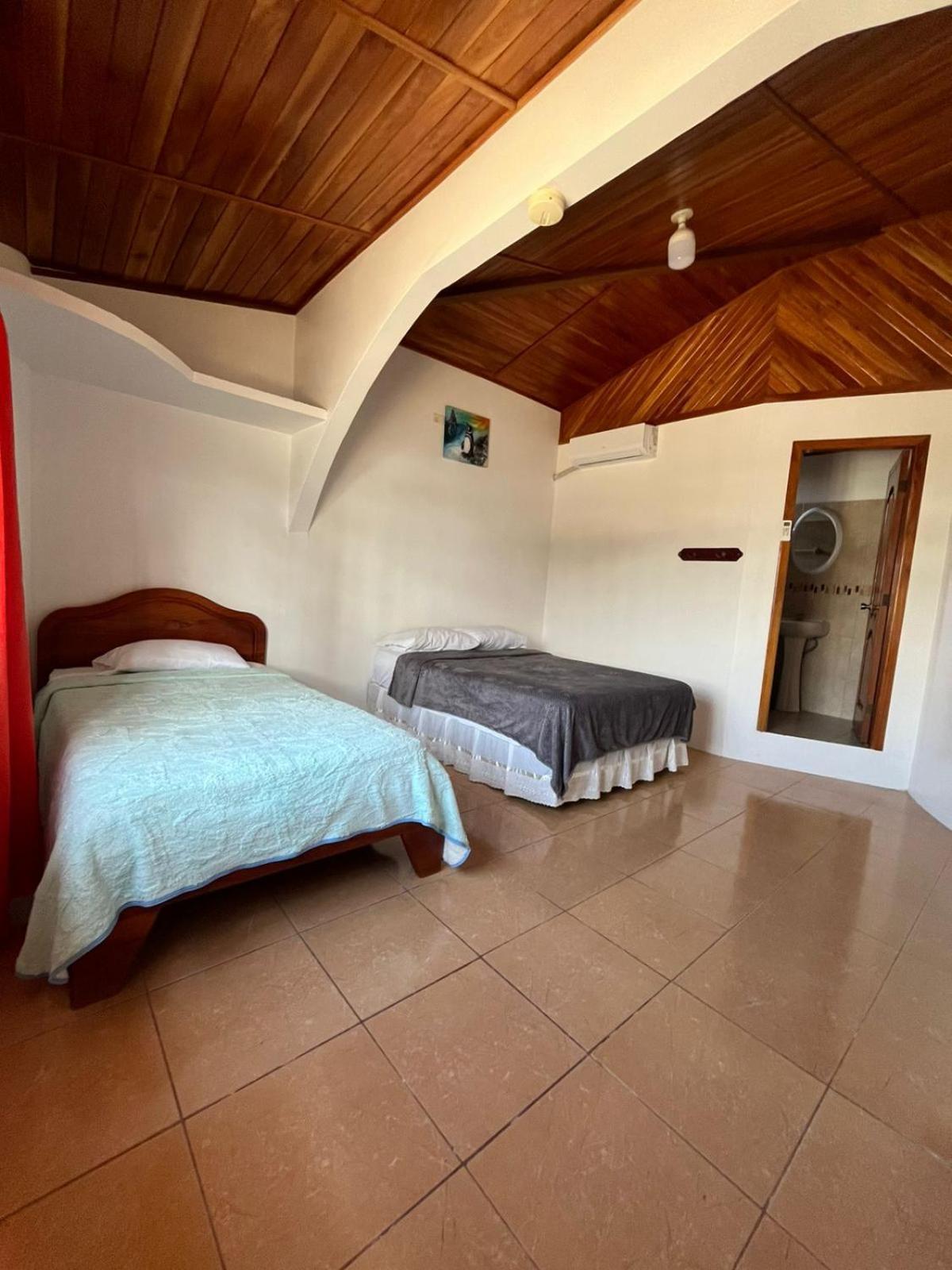 Hostal Neptuno - Poseidon Puerto Villamil Zewnętrze zdjęcie