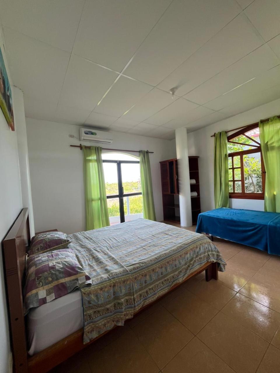 Hostal Neptuno - Poseidon Puerto Villamil Zewnętrze zdjęcie